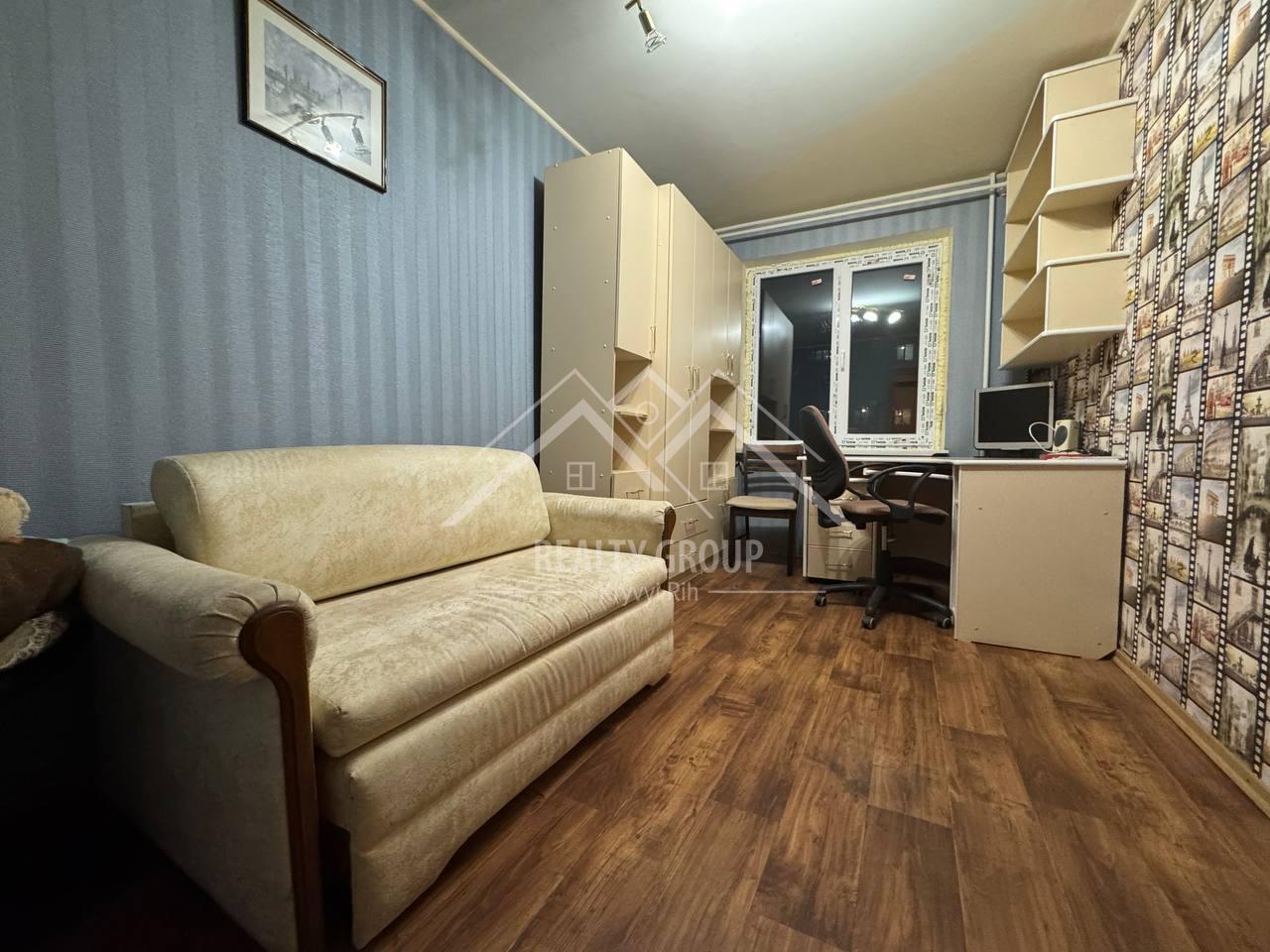 Продажа 3-комнатной квартиры 56.8 м², Украинская ул.