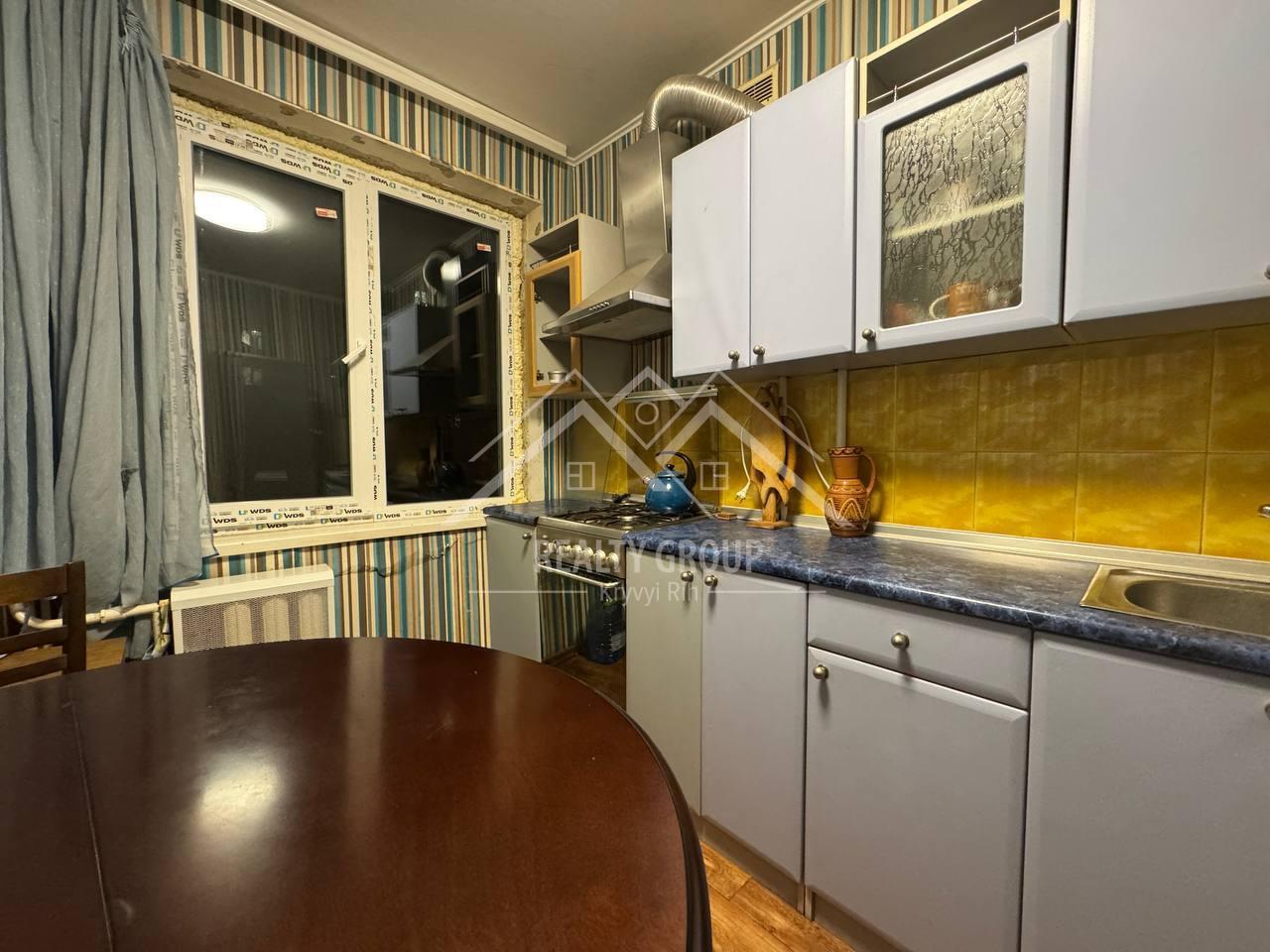 Продажа 3-комнатной квартиры 56.8 м², Украинская ул.