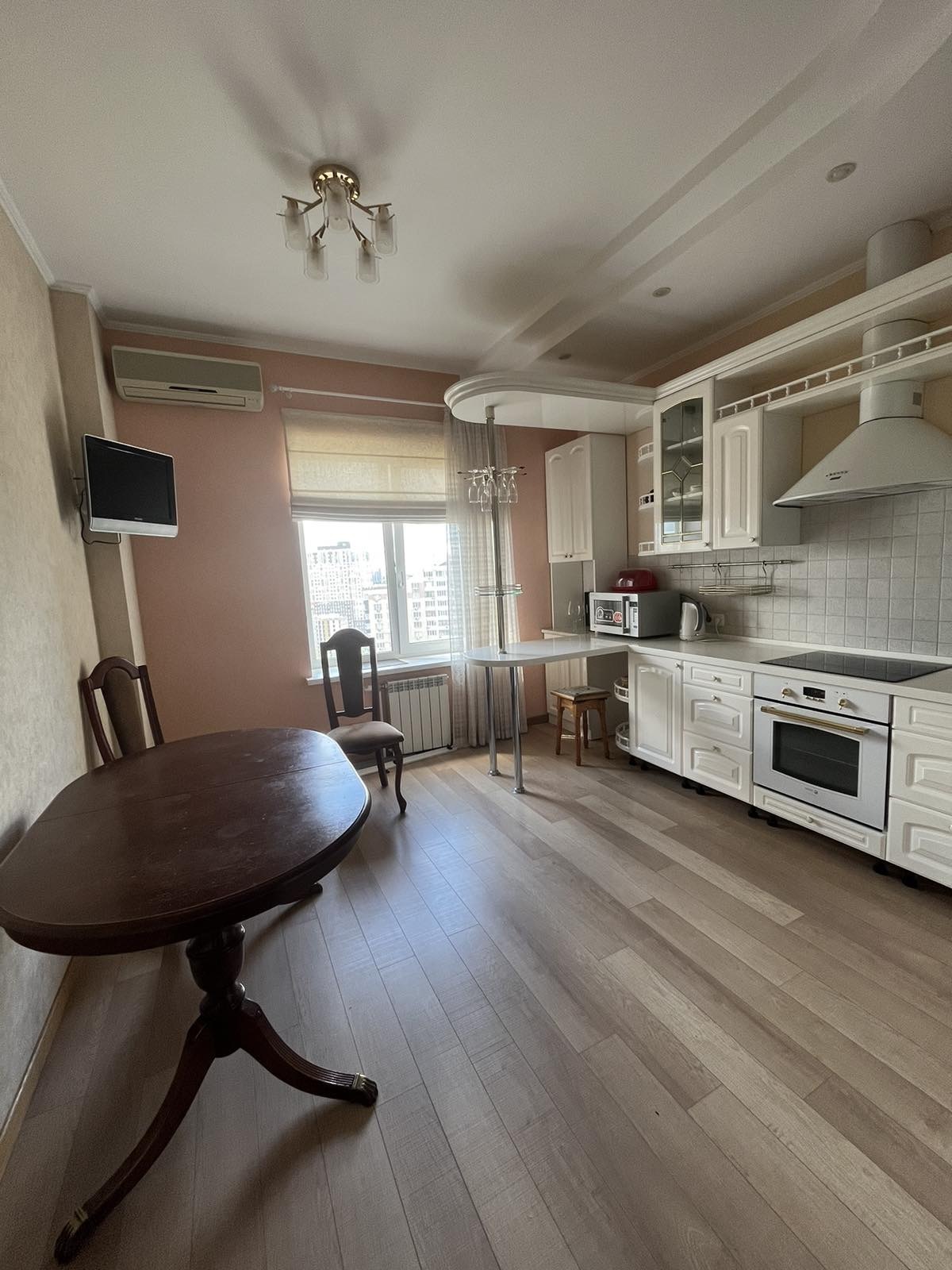 Аренда 3-комнатной квартиры 127 м², Дмитриевская ул., 69