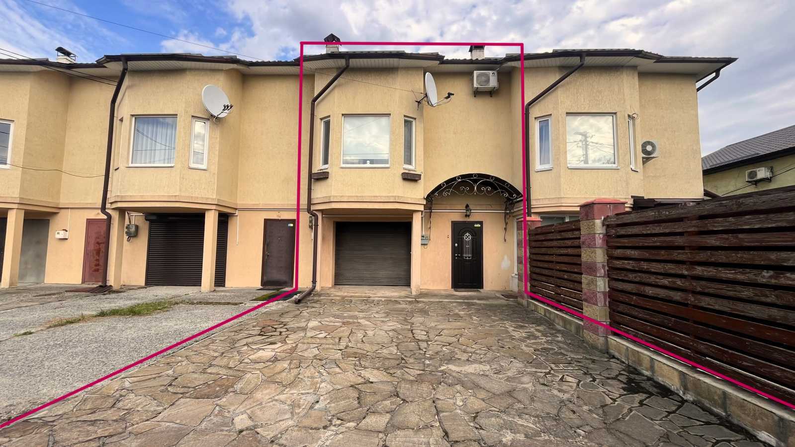 Продаж таунхауса 169.6 м², Яцютівка вул., 22