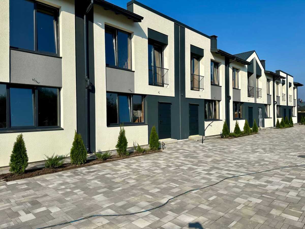 Продажа 3-комнатной квартиры 71 м², Святопетровского ул., 34