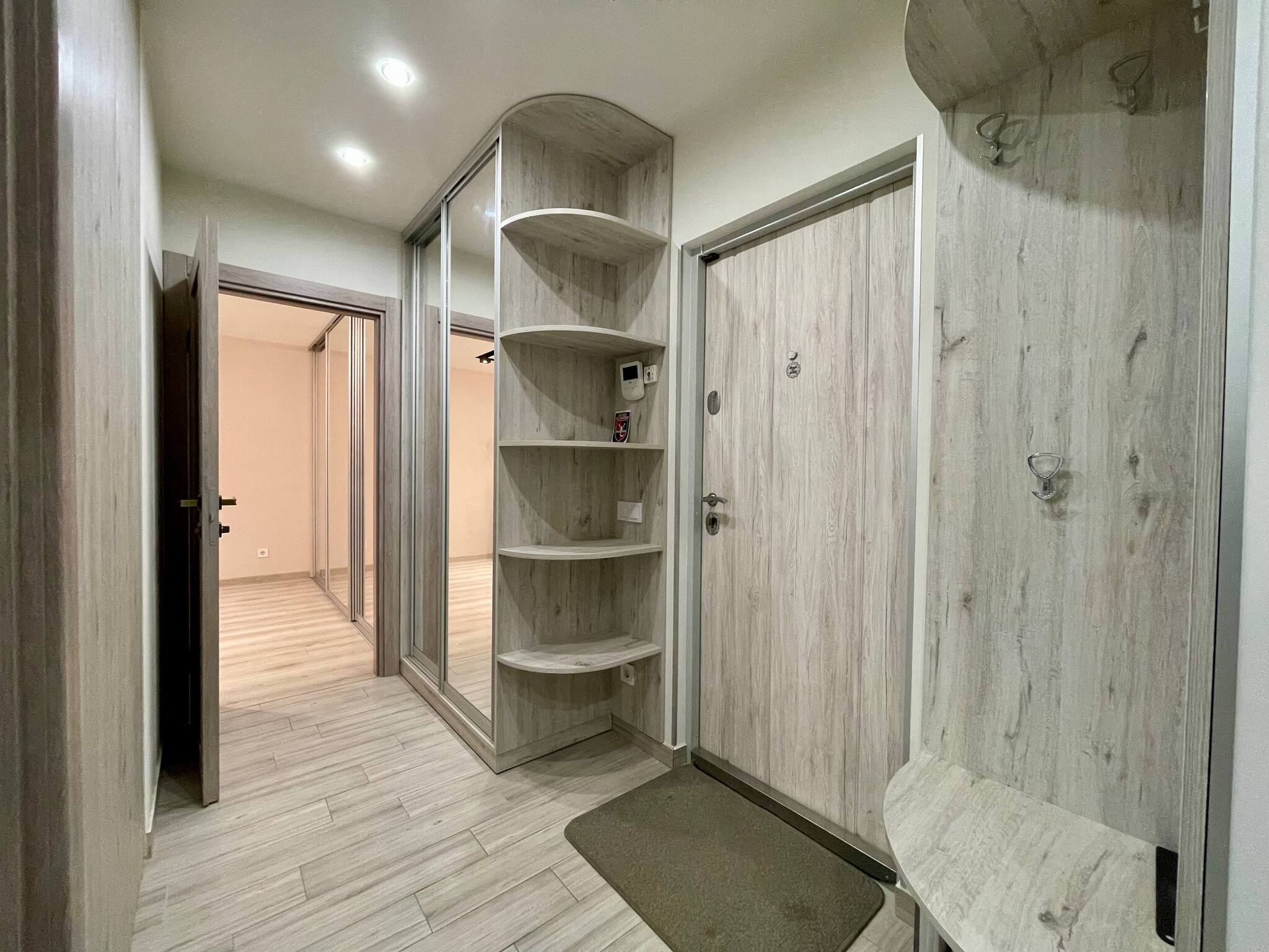 Продаж 2-кімнатної квартири 53 м², Слави бул.