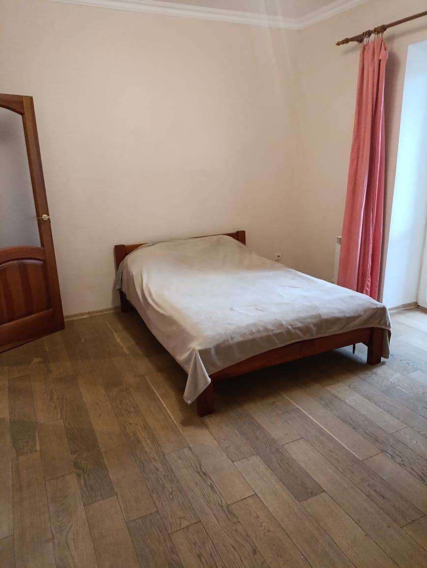 Оренда 1-кімнатної квартири 63 м²