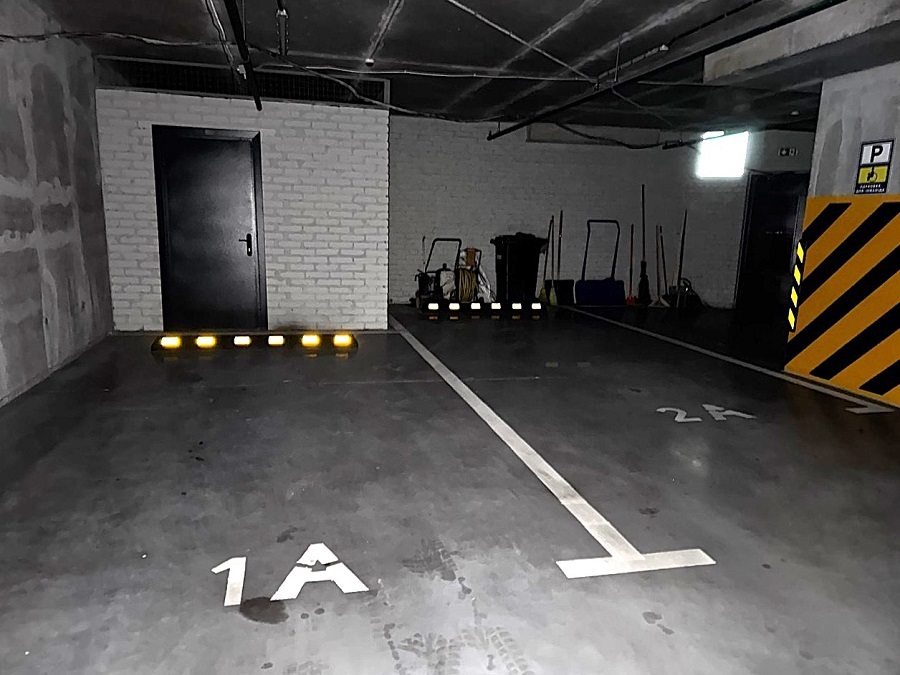 Оренда парковки 18 м², Кудрявська вул., 24А