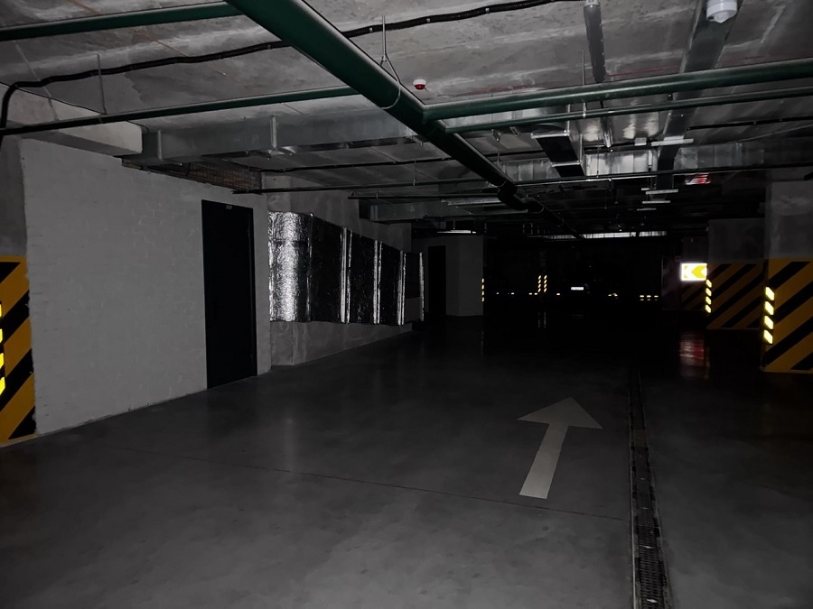 Оренда парковки 18 м², Кудрявська вул., 24А