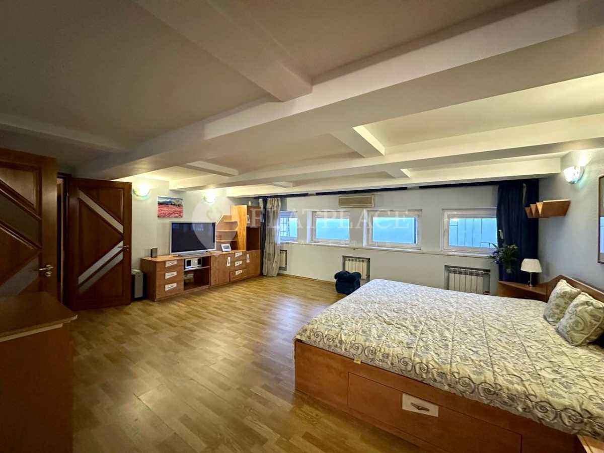 Продажа 3-комнатной квартиры 127 м², Голосеевский просп., 108к2