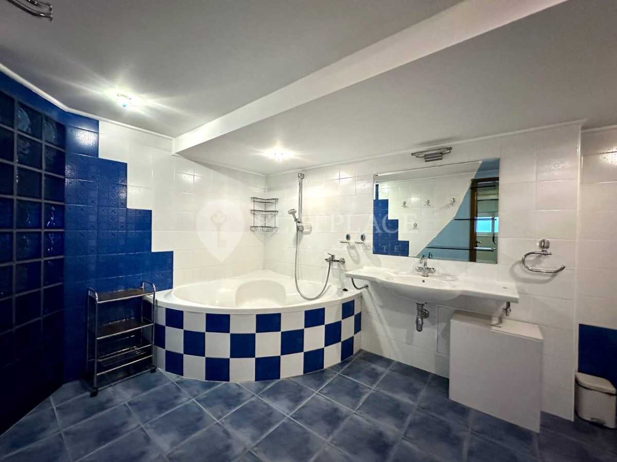 Продажа 3-комнатной квартиры 127 м², Голосеевский просп., 108к2