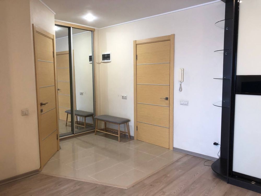 Продаж 1-кімнатної квартири 41 м², Надії Олексеєнко вул.