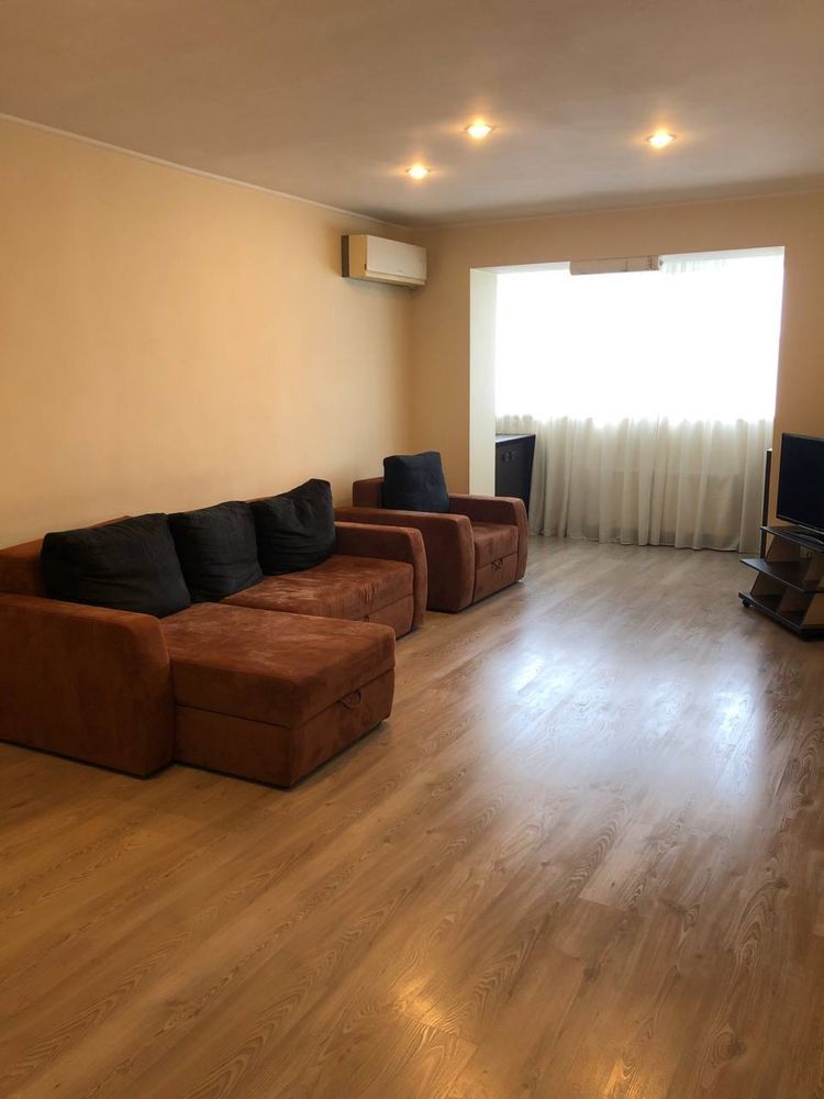 Продаж 1-кімнатної квартири 41 м², Надії Олексеєнко вул.