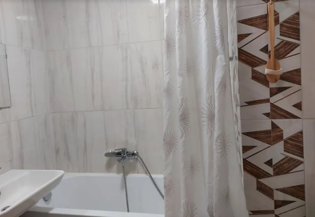 Продаж 2-кімнатної квартири 44 м², Олександра Поля просп.