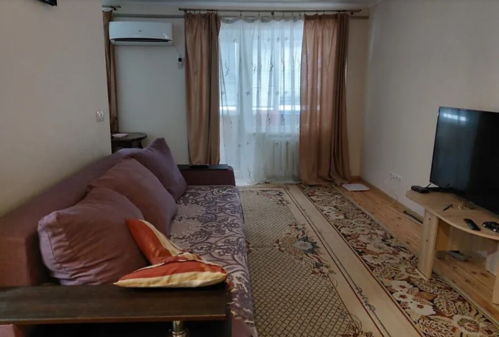 Продаж 2-кімнатної квартири 44 м², Олександра Поля просп.