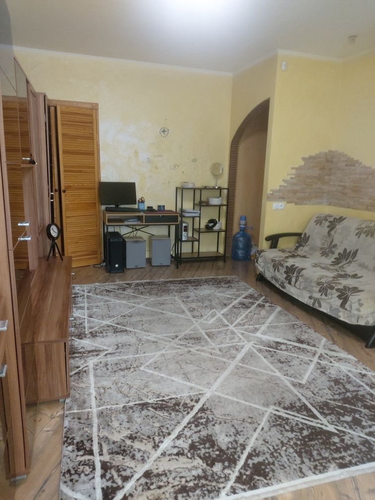 Продаж 1-кімнатної квартири 32 м², Данила Галицького вул.