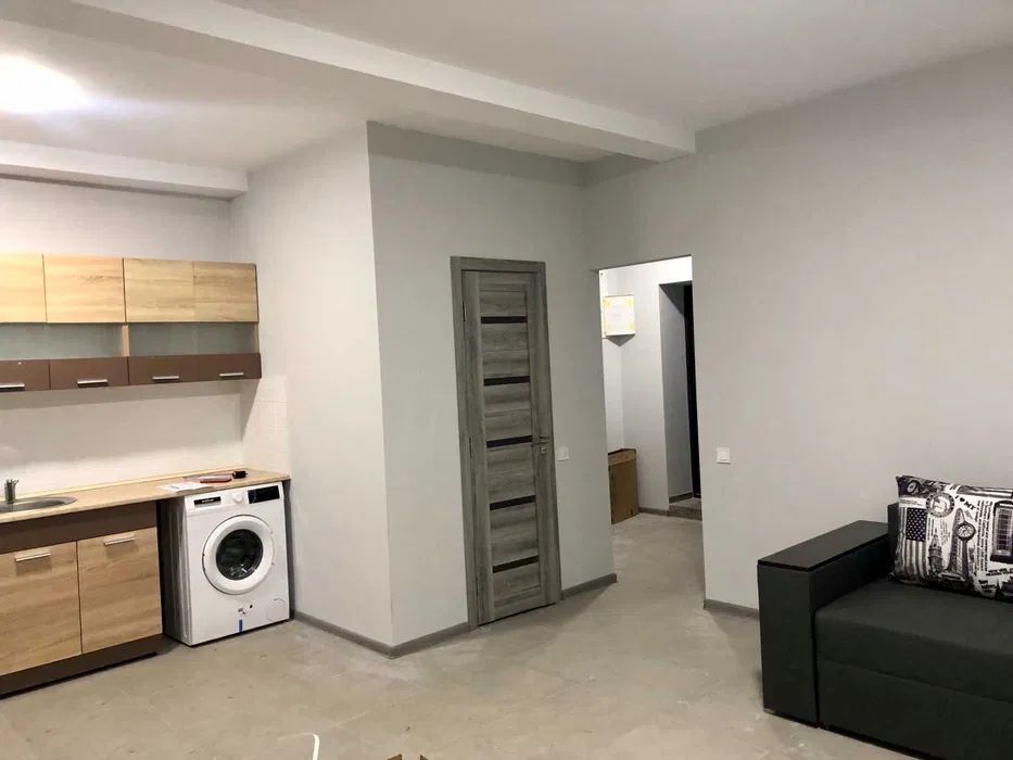 Продаж 1-кімнатної квартири 38 м², Караваєва вул.