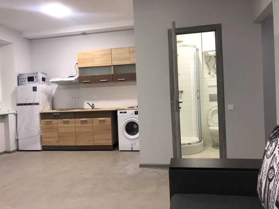 Продаж 1-кімнатної квартири 38 м², Караваєва вул.