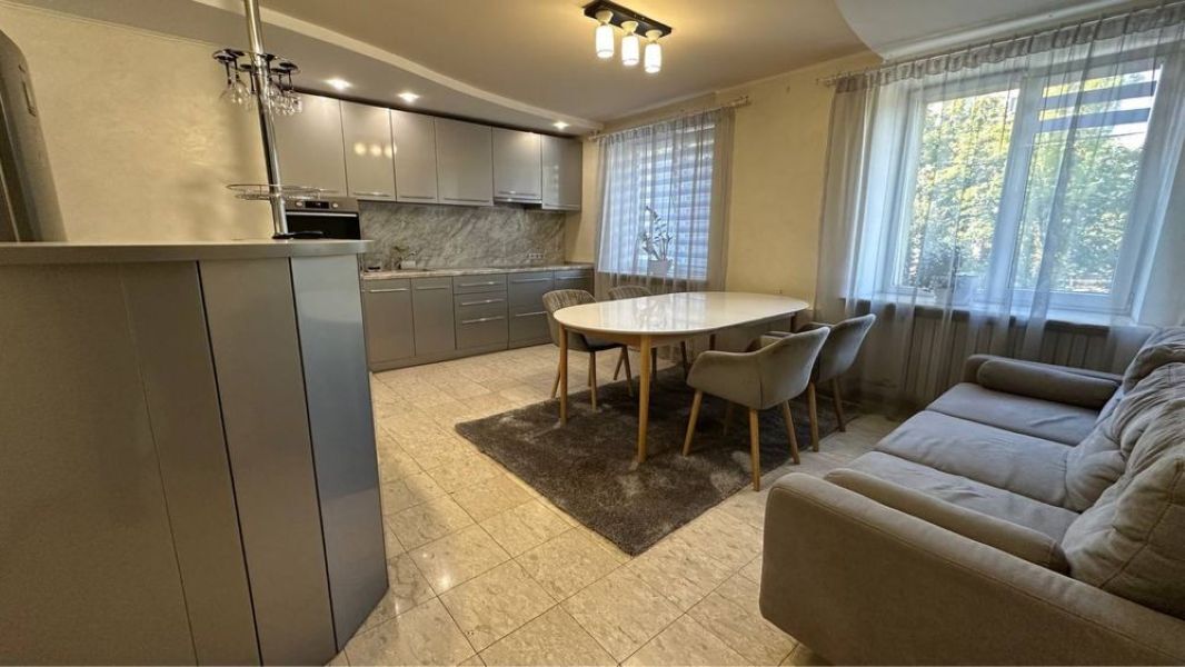 Продаж 2-кімнатної квартири 78 м², Мукаша Салакунова вул.