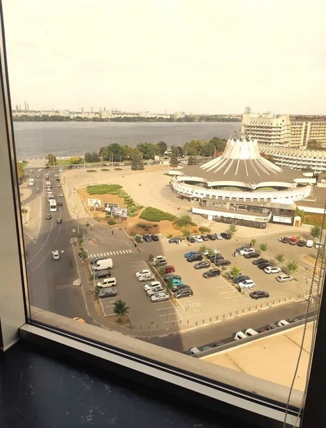 Продаж 2-кімнатної квартири 65 м², Глінки вул., 2