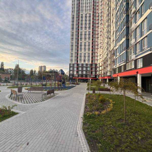 Продаж 2-кімнатної квартири 70 м², Канальна вул., 8Б