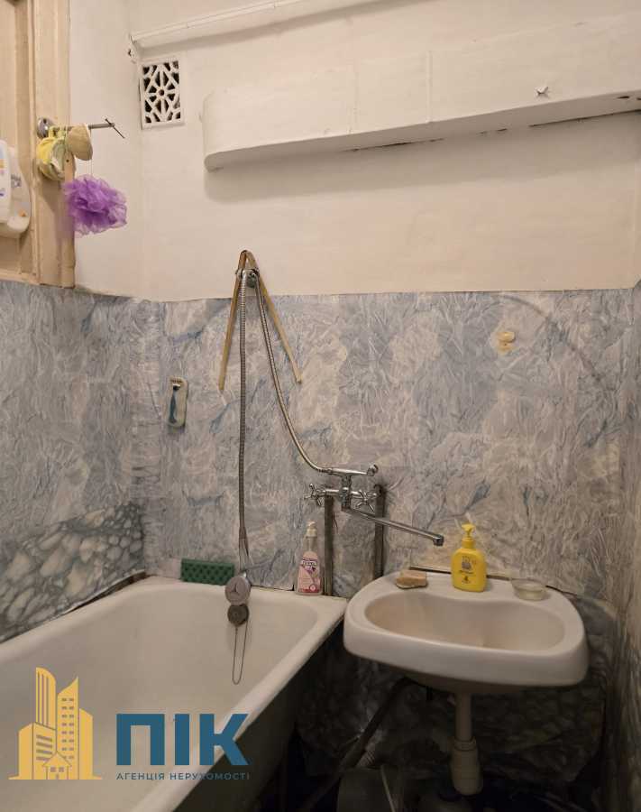 Продажа 3-комнатной квартиры 56 м², Бастионная ул., 13