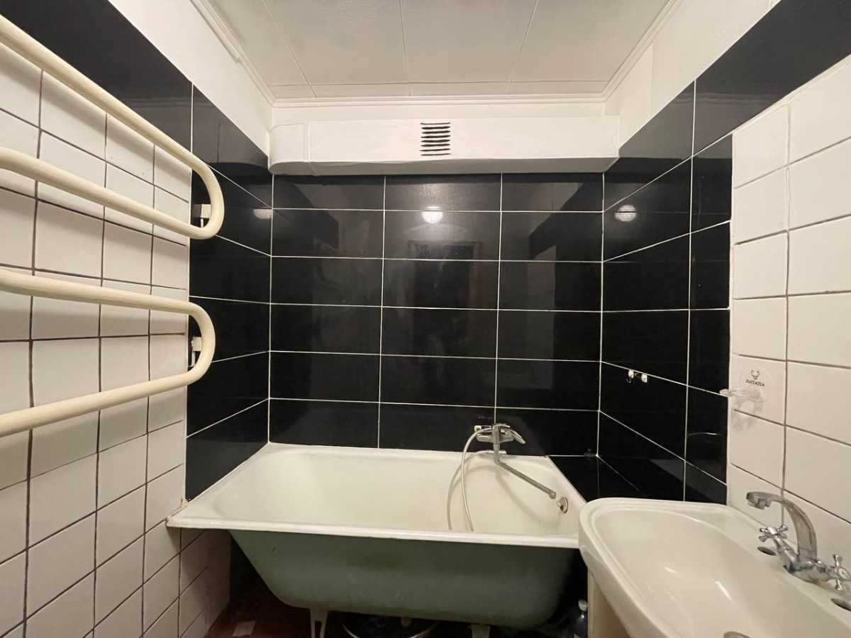 Продажа 2-комнатной квартиры 52 м², Вересневая ул., 12А