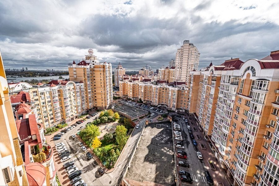 Продажа 2-комнатной квартиры 57 м², Героев Сталинграда просп., 8 К1