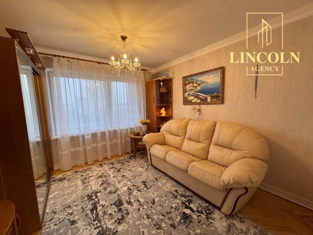 Продажа 2-комнатной квартиры 53 м², Соломенская ул., 4/2