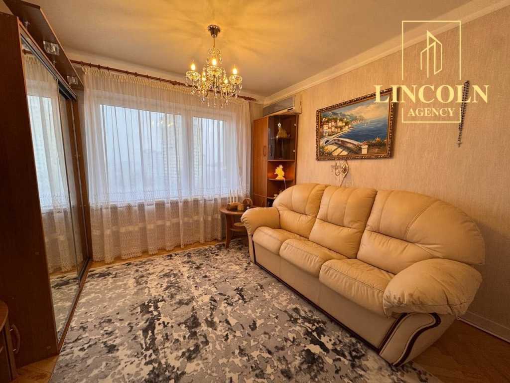 Продажа 2-комнатной квартиры 53 м², Соломенская ул., 4/2