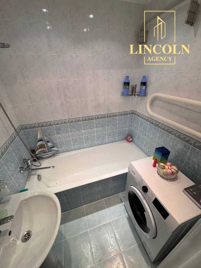 Продажа 2-комнатной квартиры 53 м², Соломенская ул., 4/2