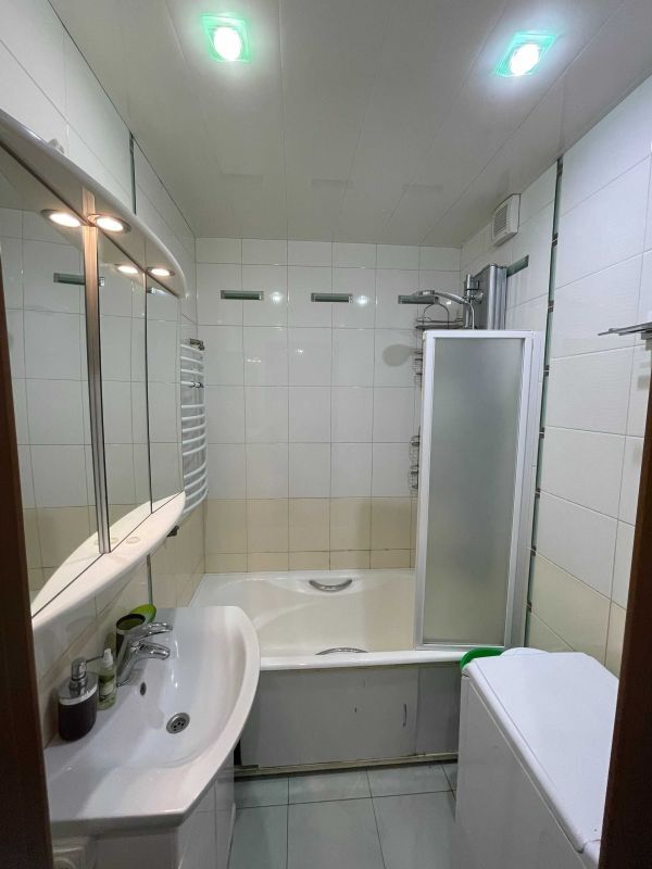 Аренда 4-комнатной квартиры 80 м², Маршала Малиновского ул., 6