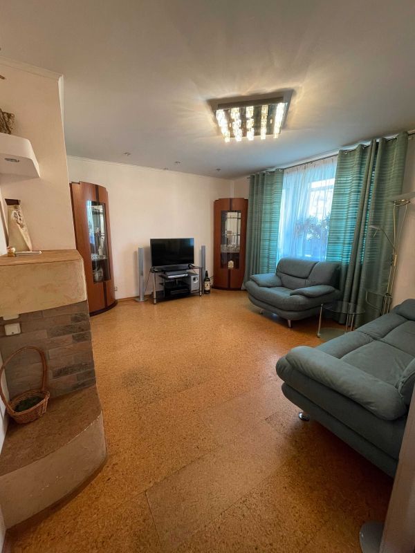 Аренда 4-комнатной квартиры 80 м², Маршала Малиновского ул., 6