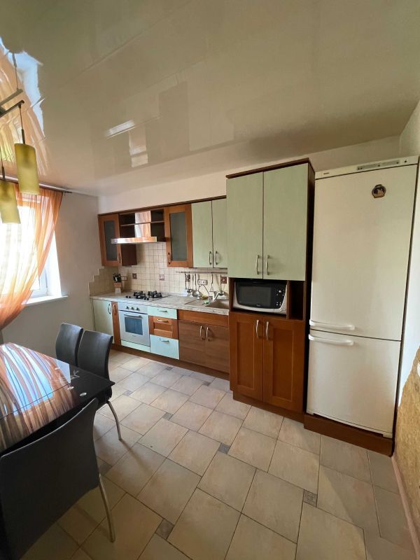 Аренда 4-комнатной квартиры 80 м², Маршала Малиновского ул., 6