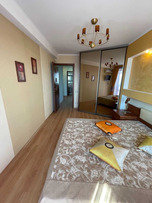 Аренда 4-комнатной квартиры 80 м², Маршала Малиновского ул., 6