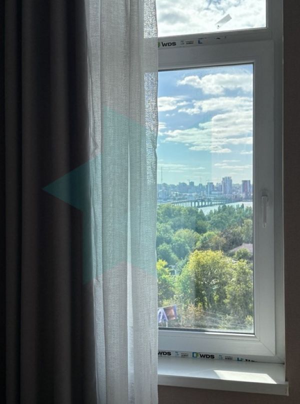 Оренда 1-кімнатної квартири 56 м², Луговська вул., 255