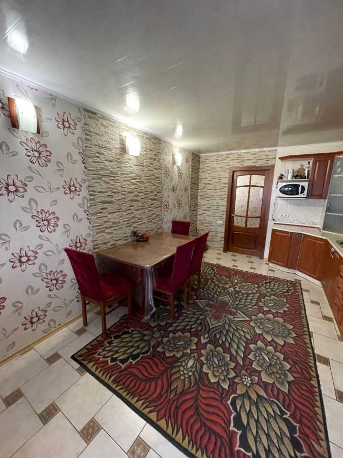 Продаж 3-кімнатної квартири 101 м², Робочий пров., 152