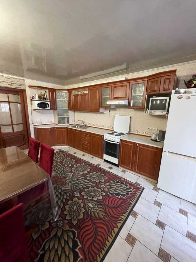 Продаж 3-кімнатної квартири 101 м², Робочий пров., 152