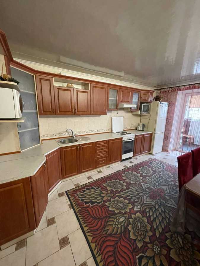 Продаж 3-кімнатної квартири 101 м², Робочий пров., 152