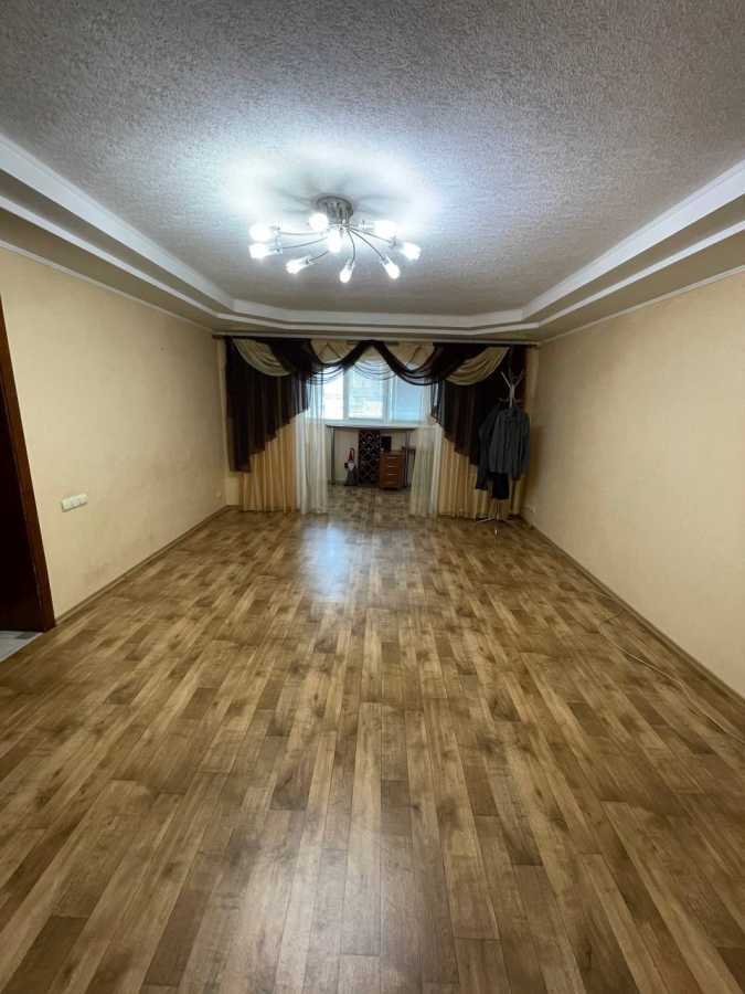 Продаж 3-кімнатної квартири 101 м², Робочий пров., 152