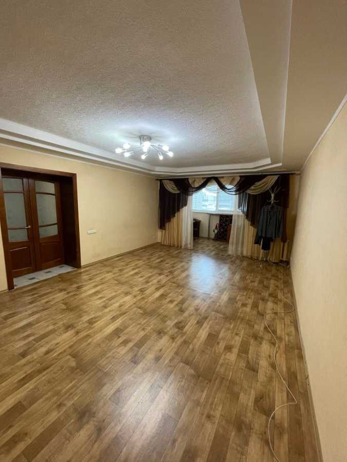 Продаж 3-кімнатної квартири 101 м², Робочий пров., 152