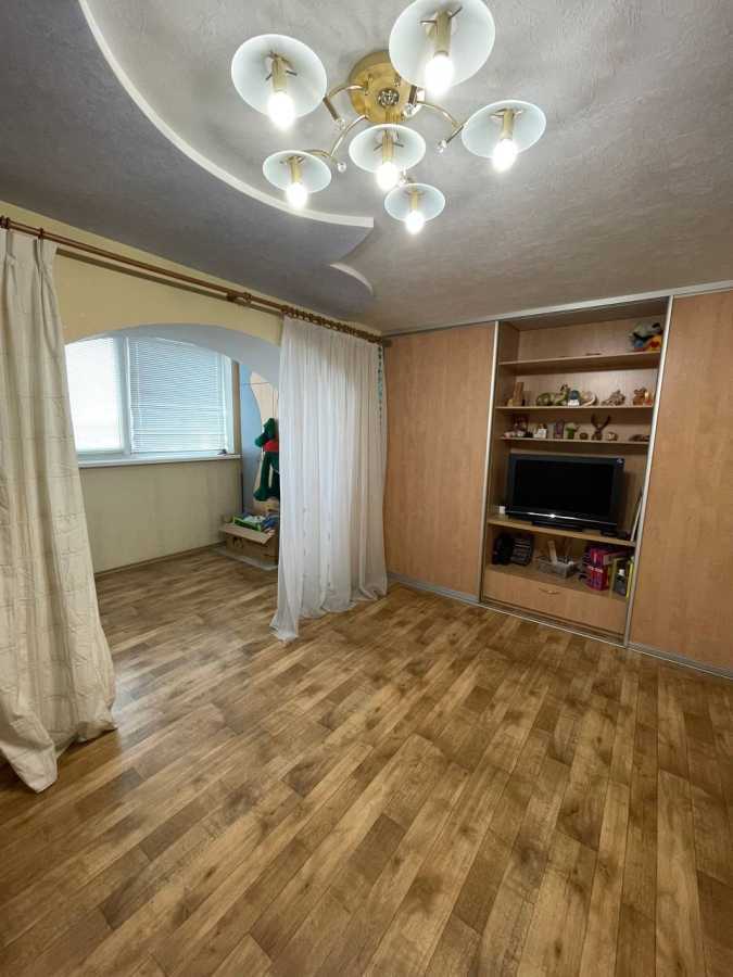 Продаж 3-кімнатної квартири 101 м², Робочий пров., 152