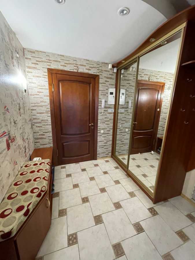 Продаж 3-кімнатної квартири 101 м², Робочий пров., 152