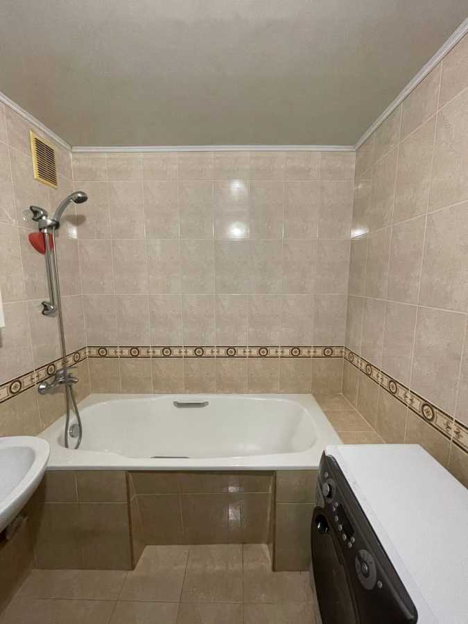 Продаж 3-кімнатної квартири 101 м², Робочий пров., 152