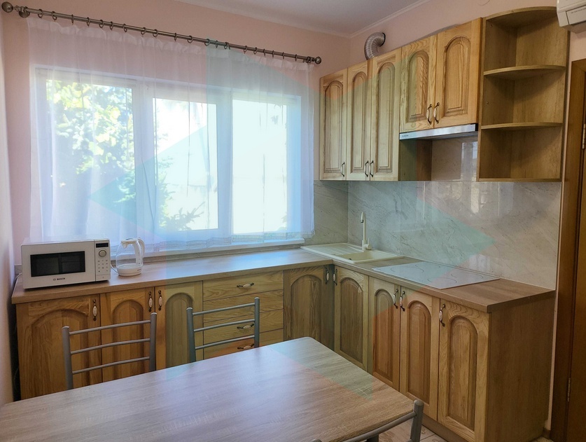 Оренда 1-кімнатної квартири 46 м², Прибережна вул.