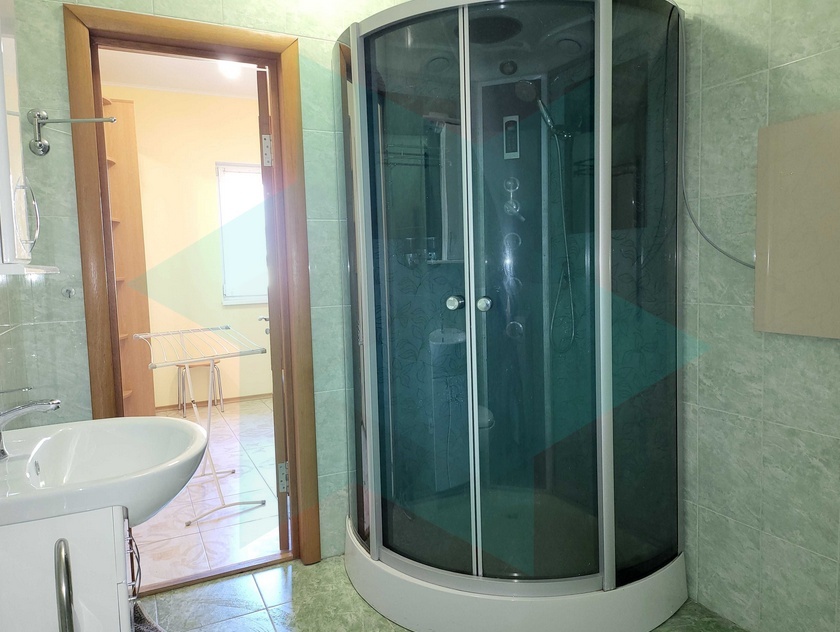 Оренда 1-кімнатної квартири 46 м², Прибережна вул.