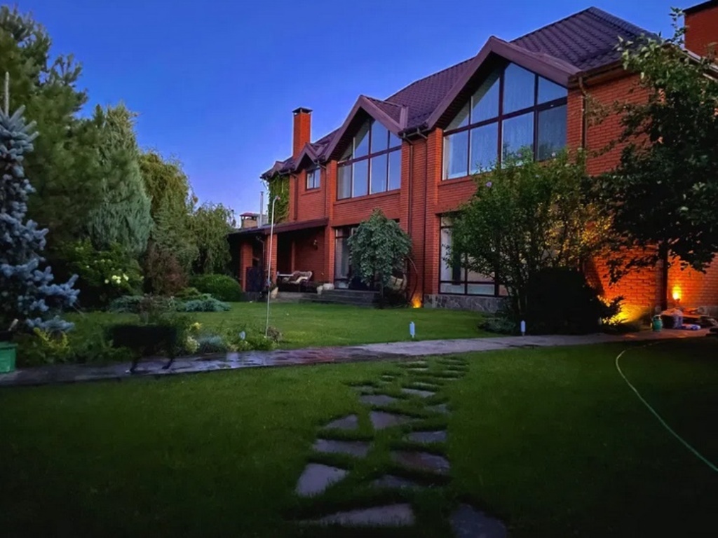 Аренда дома 400 м², Новочеркасская ул.