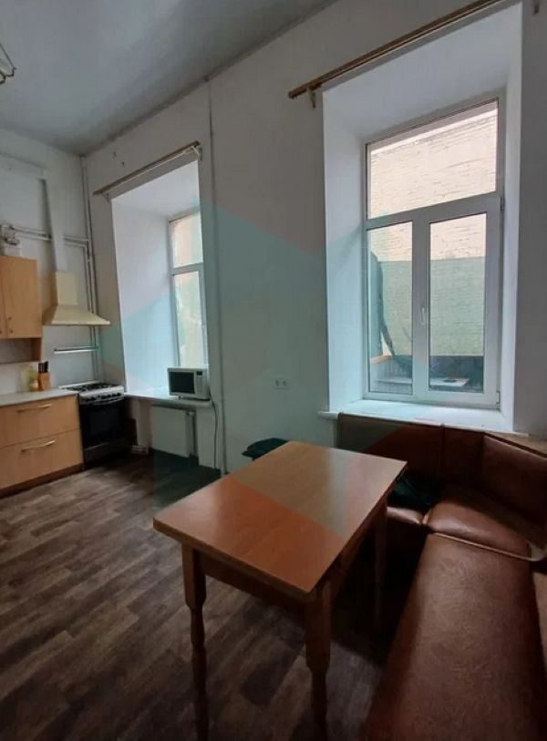 Продаж 3-кімнатної квартири 70 м², Старокозацька вул.