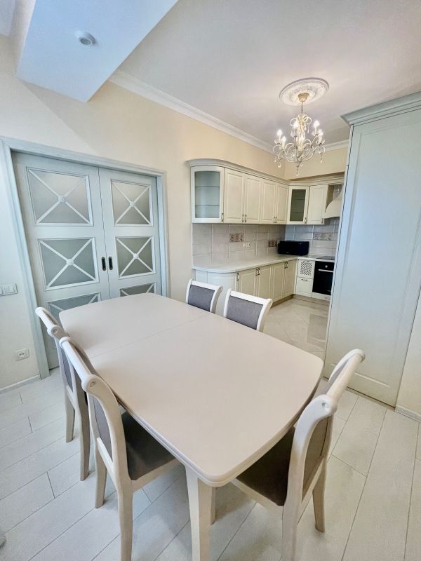 Аренда 2-комнатной квартиры 126 м², Рабочая ул., 166