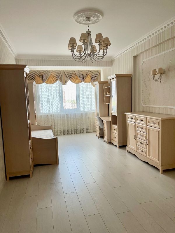 Аренда 2-комнатной квартиры 126 м², Рабочая ул., 166