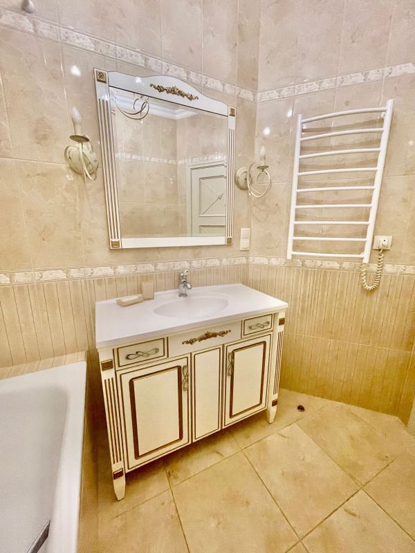 Аренда 2-комнатной квартиры 126 м², Рабочая ул., 166