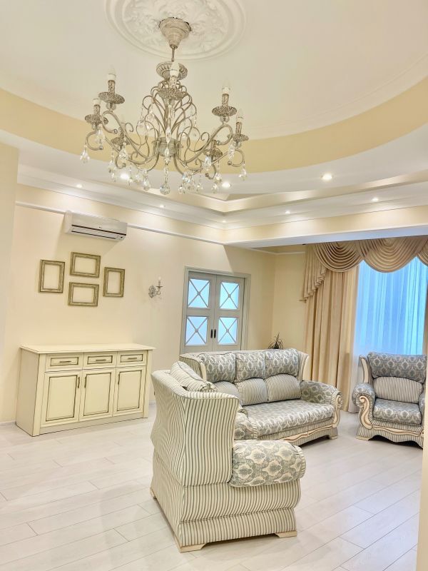 Аренда 2-комнатной квартиры 126 м², Рабочая ул., 166