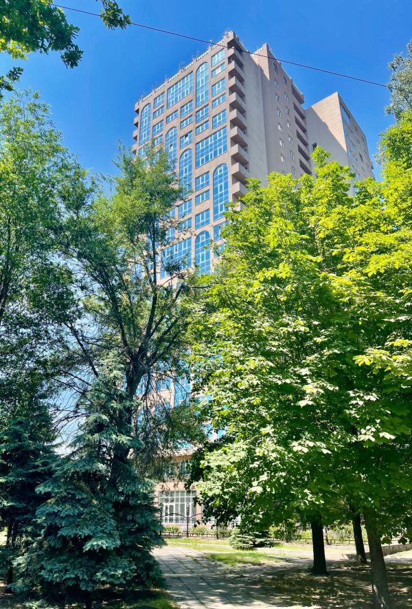 Аренда 2-комнатной квартиры 126 м², Рабочая ул., 166