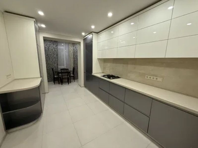 Оренда 3-кімнатної квартири 106 м², Василя Жуковського вул., 16